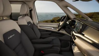 VW T7 California Ocean Fahrersitze